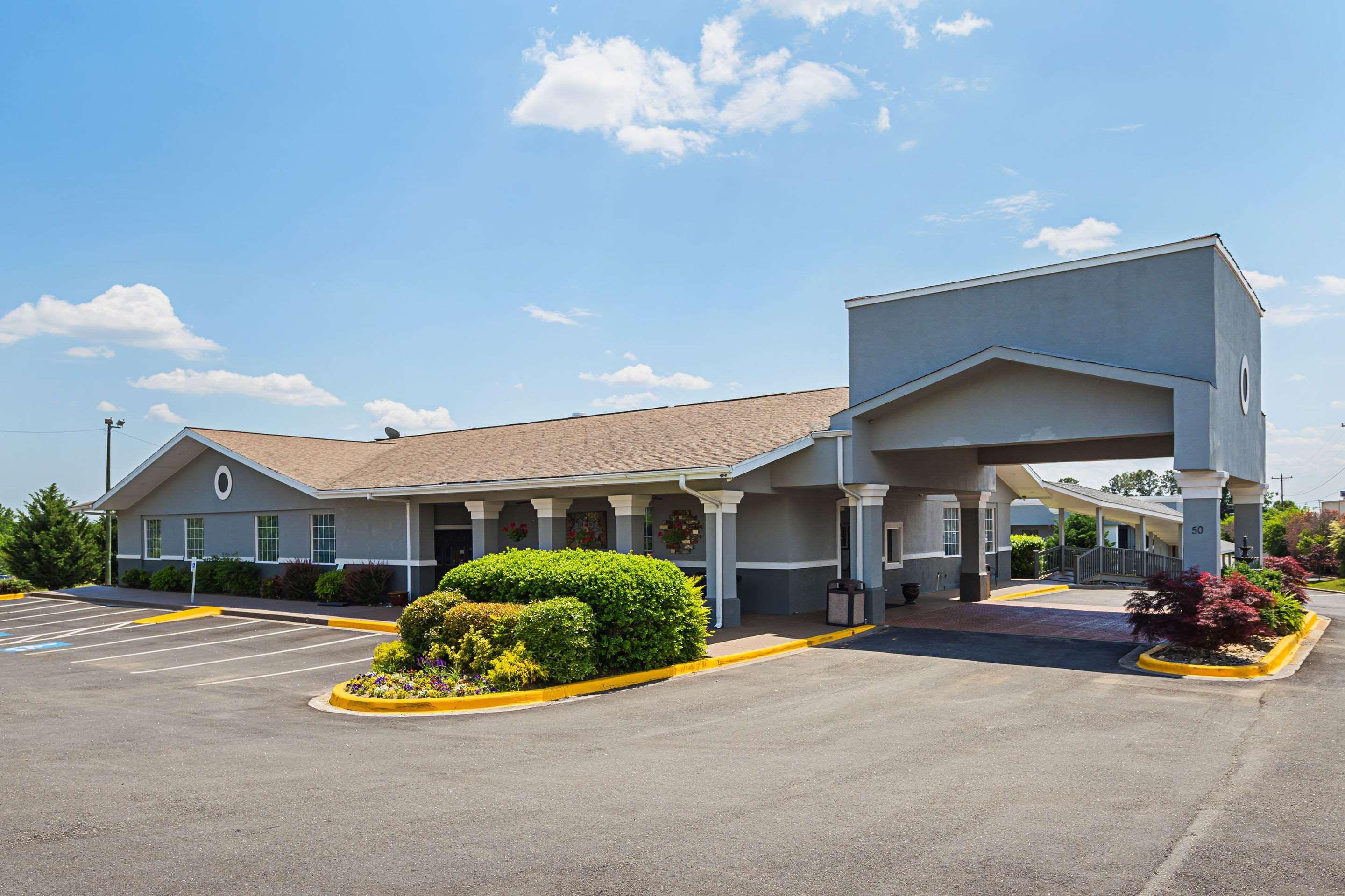 Quality Inn & Suites Greenville - Haywood Mall Екстериор снимка