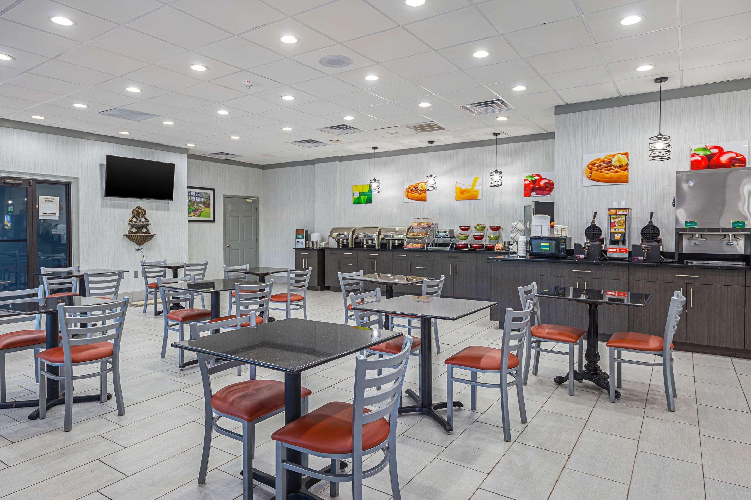 Quality Inn & Suites Greenville - Haywood Mall Екстериор снимка