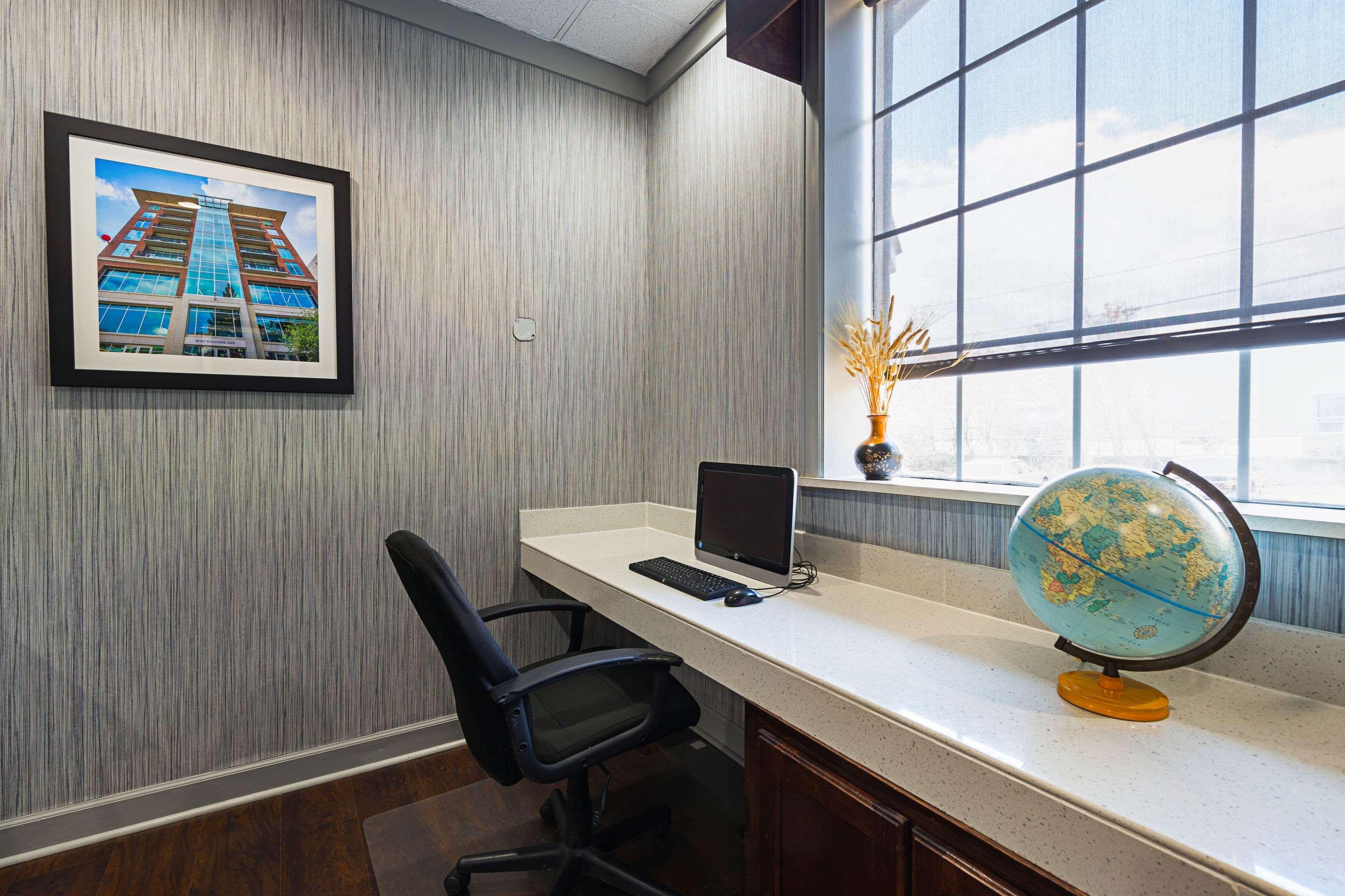 Quality Inn & Suites Greenville - Haywood Mall Екстериор снимка