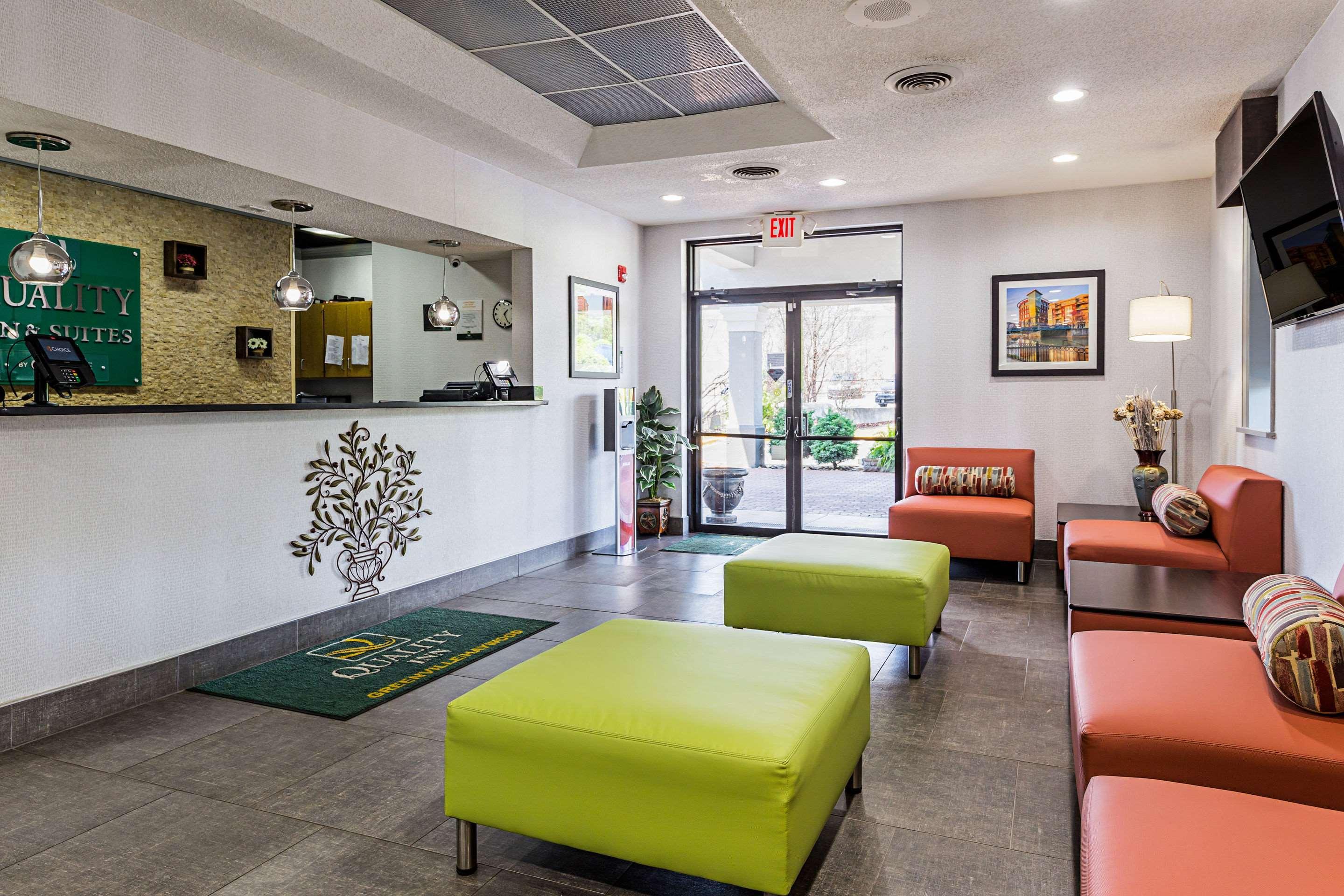 Quality Inn & Suites Greenville - Haywood Mall Екстериор снимка