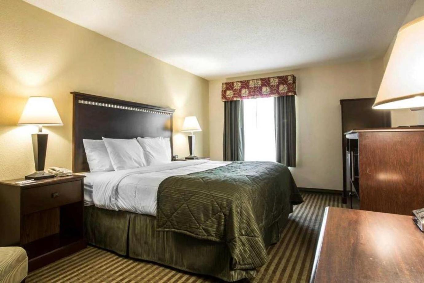 Quality Inn & Suites Greenville - Haywood Mall Екстериор снимка