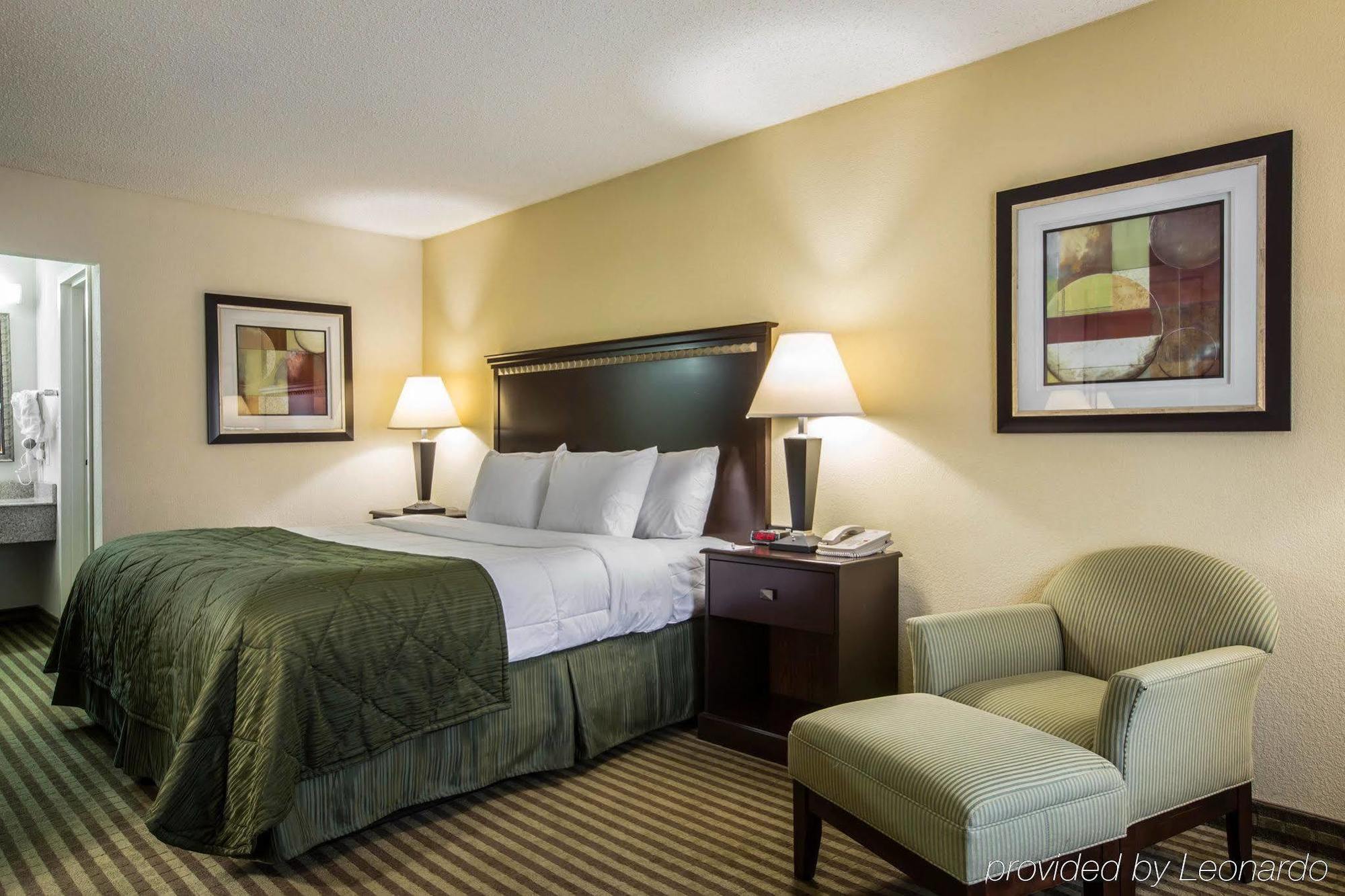 Quality Inn & Suites Greenville - Haywood Mall Екстериор снимка